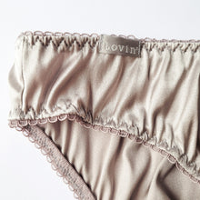 Load image into Gallery viewer, Mandeley silk panties
