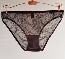 Load image into Gallery viewer, Bordeaux lace panties
