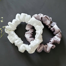 Load image into Gallery viewer, Perfect Duo silk scrunchies set - white &amp; grey

